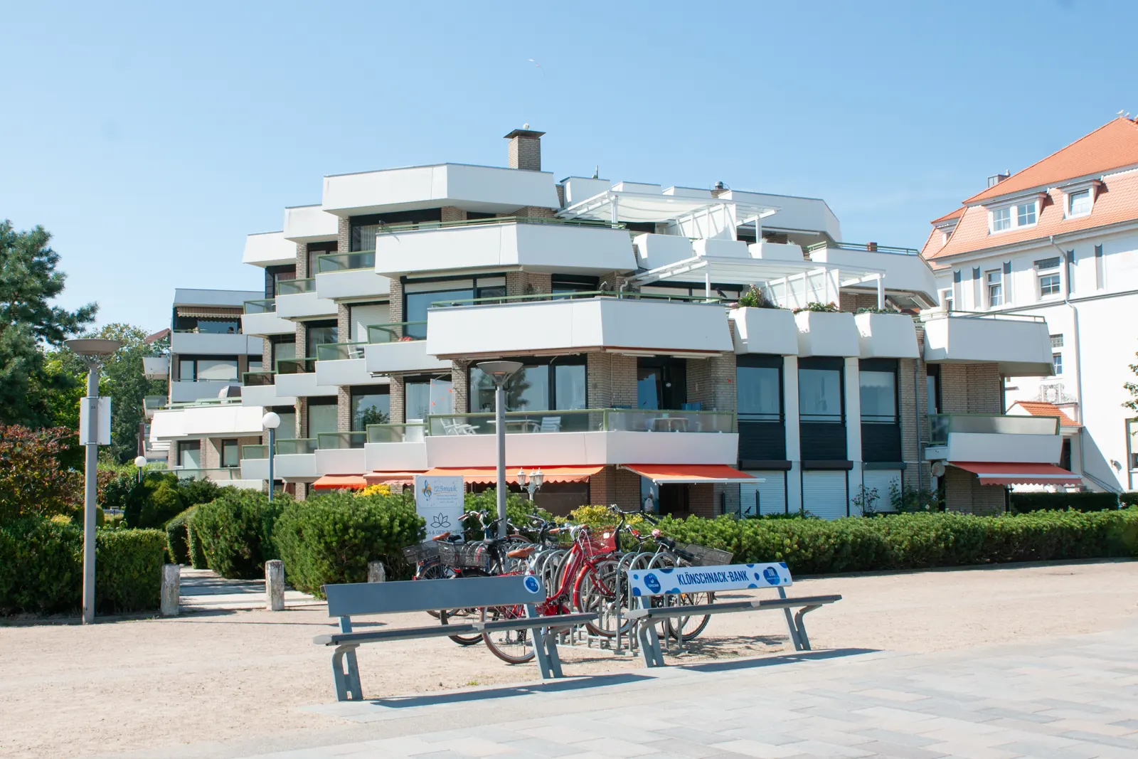 Appartementhaus Kaiserallee 2b von der Promenade aus