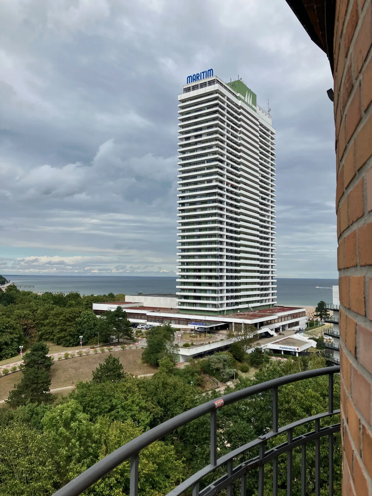 Das Maritim Hotel in Travemünde, vom Balkon des Alten Leuchtturms aus gesehen