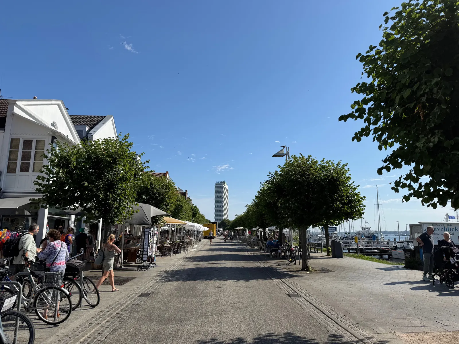 Vorderreihe und Hafen